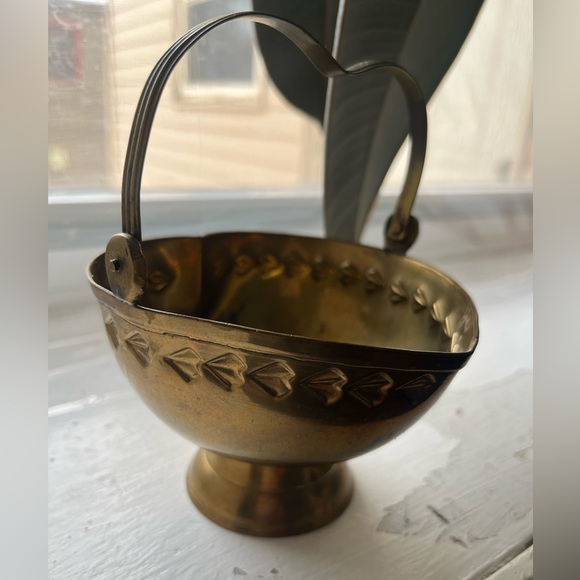 Vintage Heart Shape Gold Solid Brass Basket with Handle - Picture 2 of 8